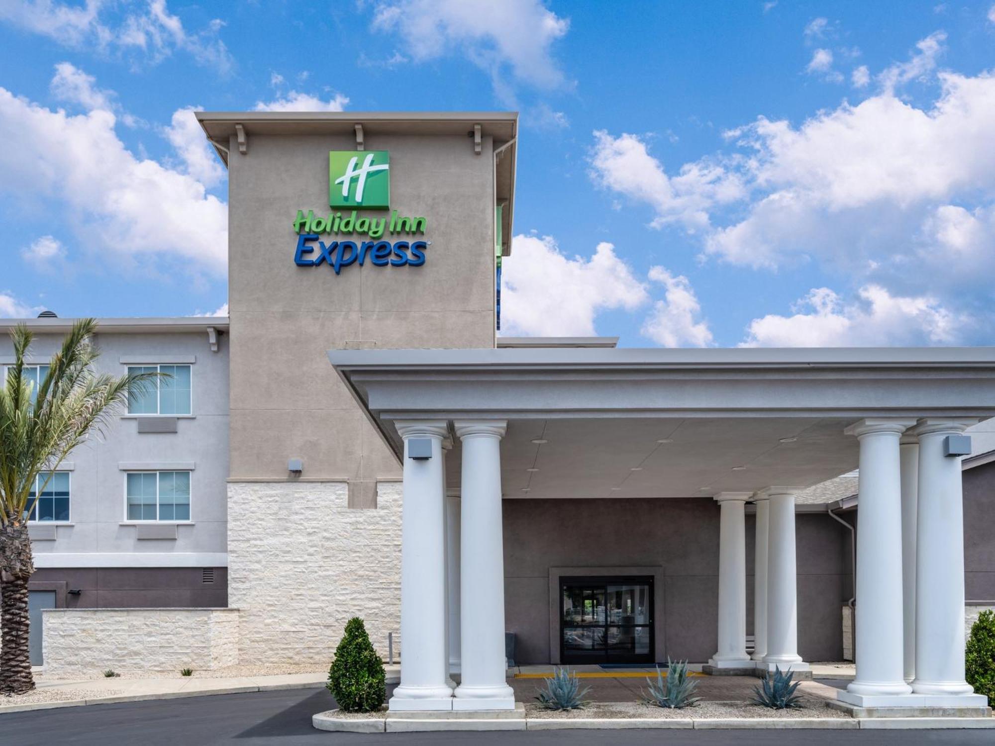 Holiday Inn Express Lodi By Ihg Εξωτερικό φωτογραφία